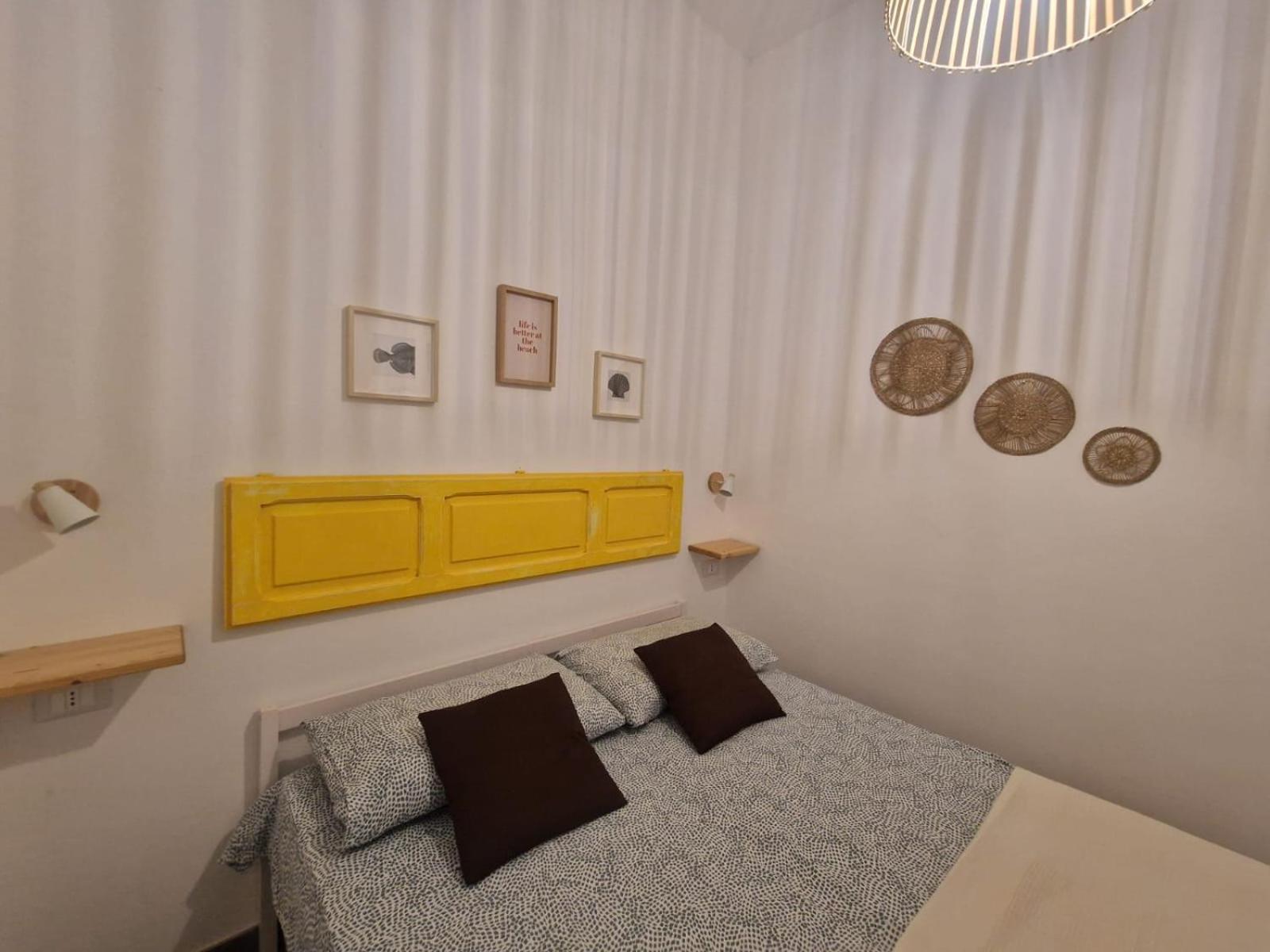 Camere A Oriente II Room And Apartments Torre dell'Orso Bagian luar foto